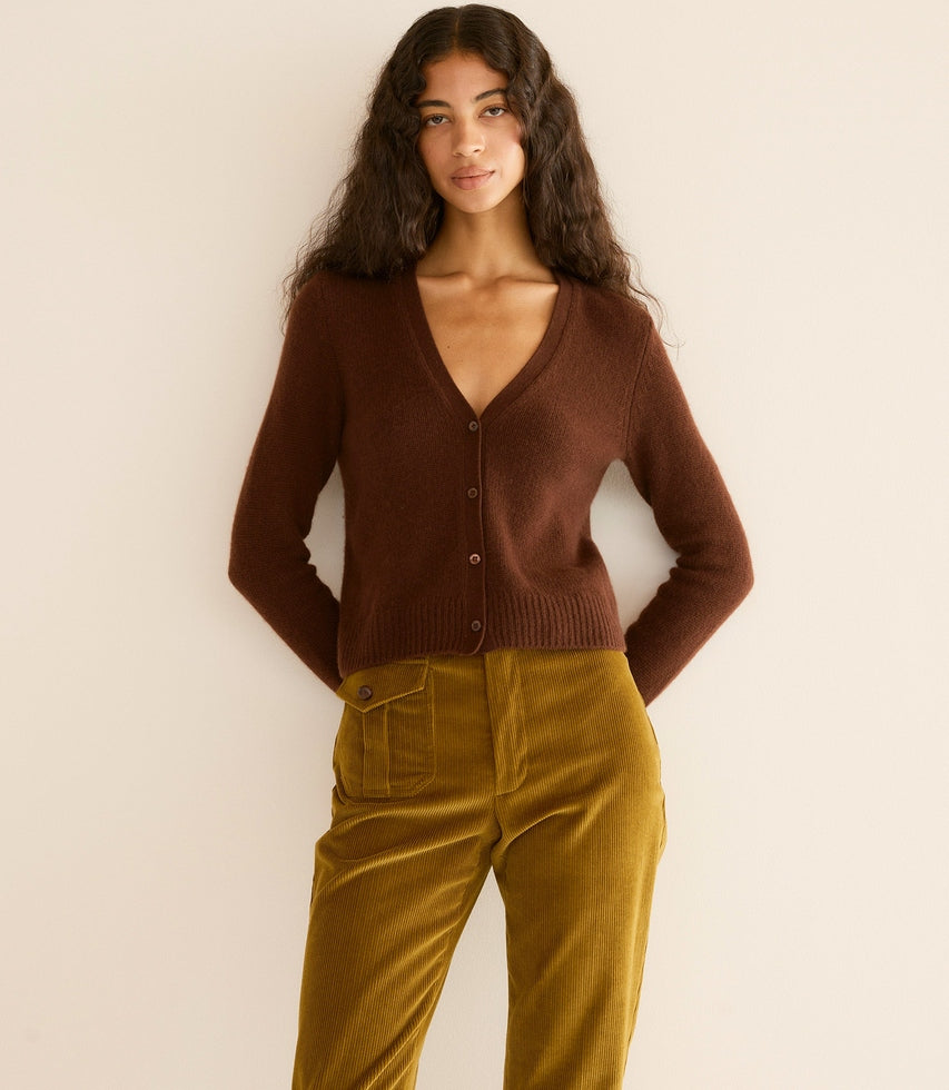 How to Style a Cardigan with a Dress: Lengths, Buttons and Ties